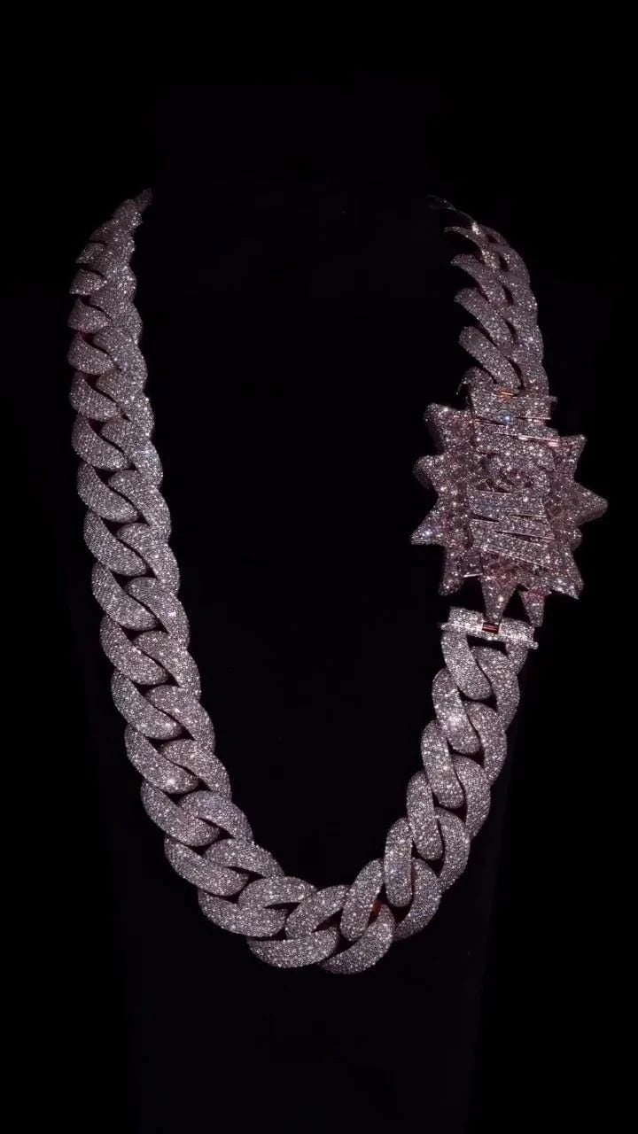 8mm Moissanite Cuban Link Chain – Iced Out Necklace with Baguette & Round Cut VVS Moissanite